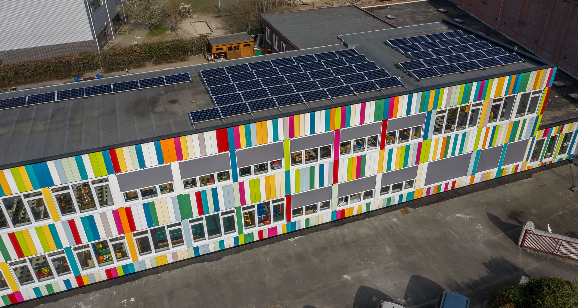 Buggenhout school HPL panel facade cladding 