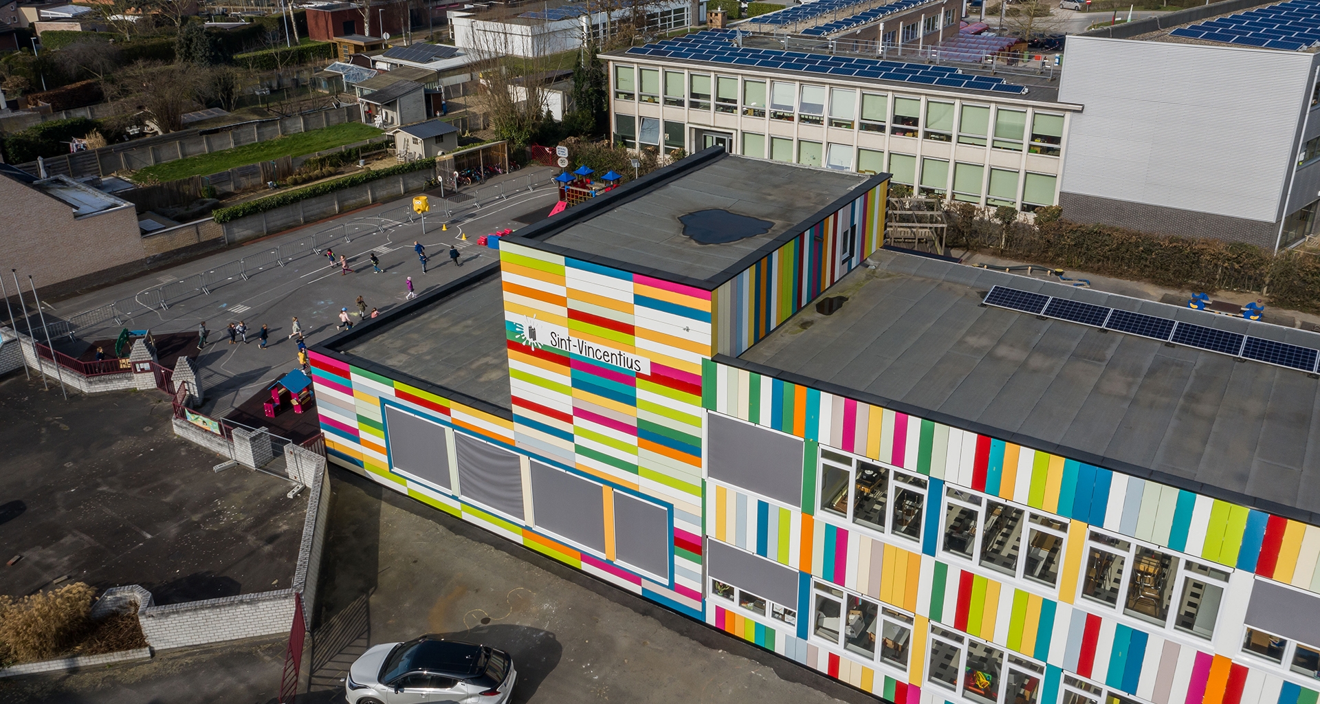 Buggenhout school HPL panel facade cladding 