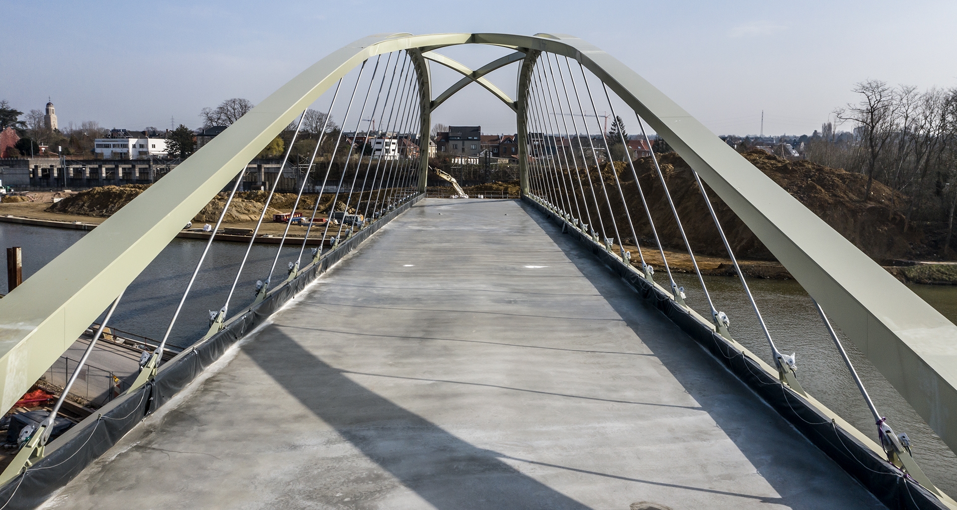 Bridge construction - formwork and concrete 